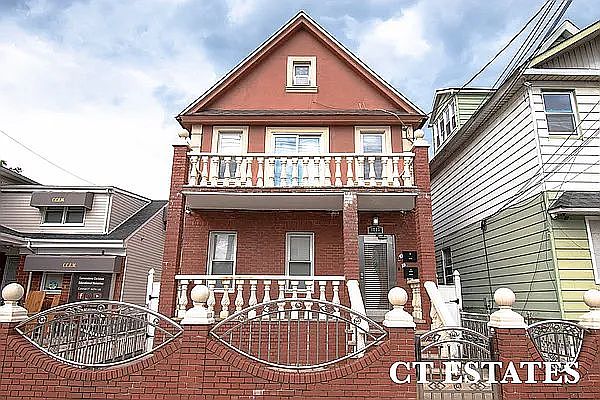 1st image of 1043 E 94th St #2