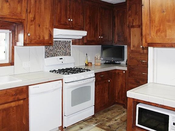 5th image of 1704 NW Bell Ave