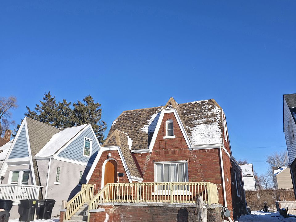 1st image of 15010 Sorrento St