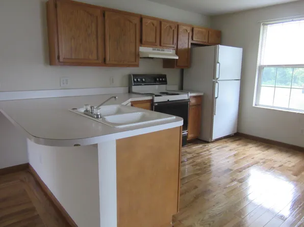 4237 Auburn Rd, Huntington, WV 25704