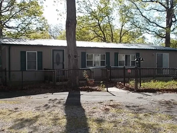 33 Caboose Ln, Pana, IL 62557