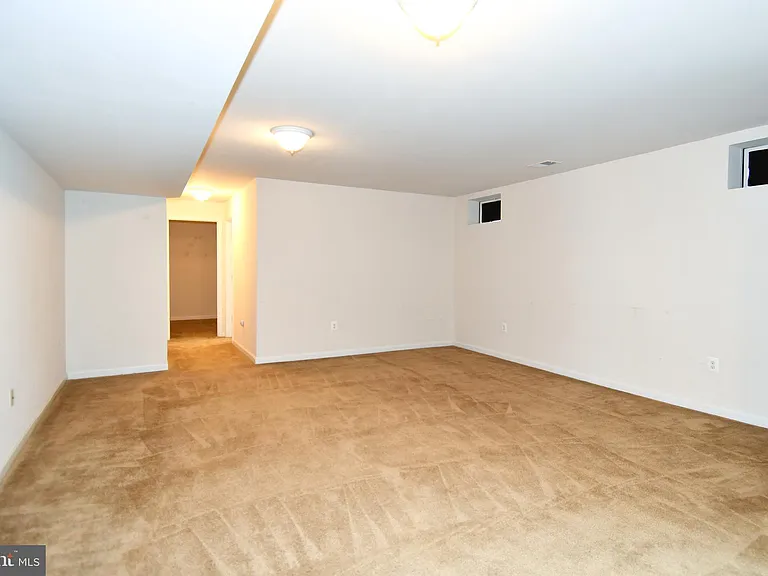 3082 American Eagle Blvd — Photo 42
