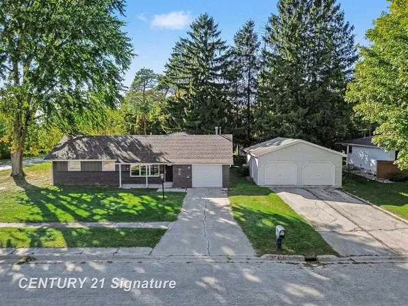 106 Avis Ct, Pinconning, MI 48650
