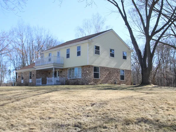 N67W30777 Swallow LANE, Hartland, WI 53029