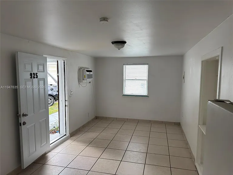 921 N 17th Ct #925 — Photo 12