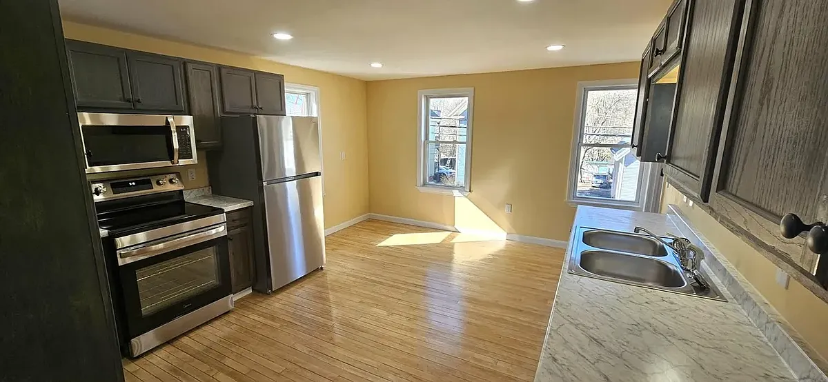 Building Photo - 59 Kenduskeag Ave #B
