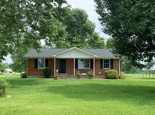 1099 Holy Cross Rd, New Haven, KY 40051