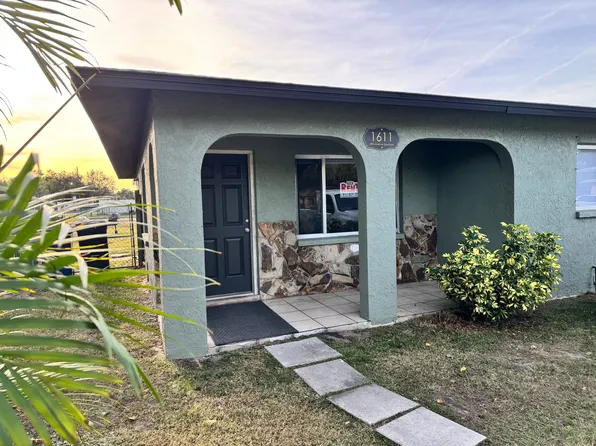 1611 39th Avenue Dr E, Ellenton, FL 34222