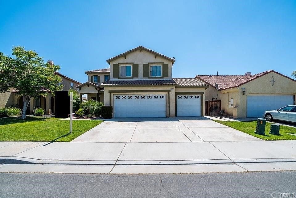 1st image of 15332 Avenida Anillo