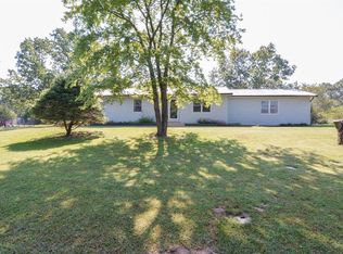 2416 W Springfield Rd, Saint Clair, MO 63077