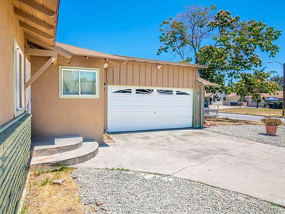 3rd image of 1304 Orchid Dr