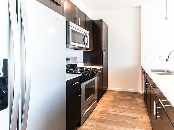 4th image of 810 W Grace St APT 1210
