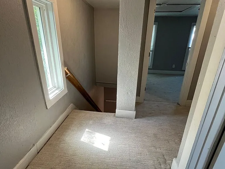 818 Charlotte St — Photo 17