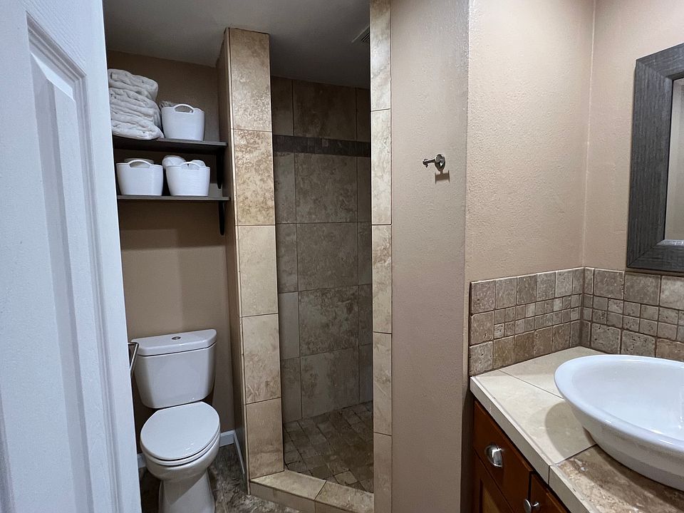 2nd image of 3389 Arrowhead St