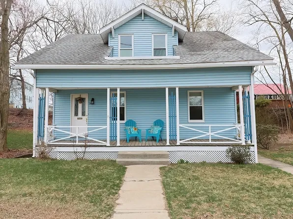 21 Trenton St, Bellingham, MA 02019