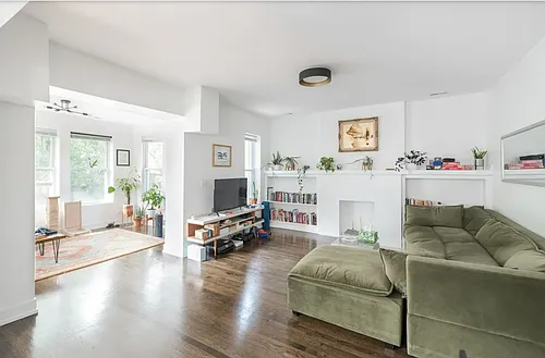 1334 W Winnemac Ave #2 Photo 1