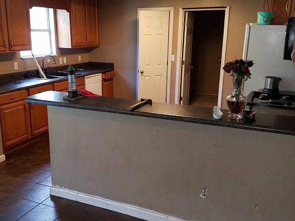 2nd image of 6813 Forsythe Dr