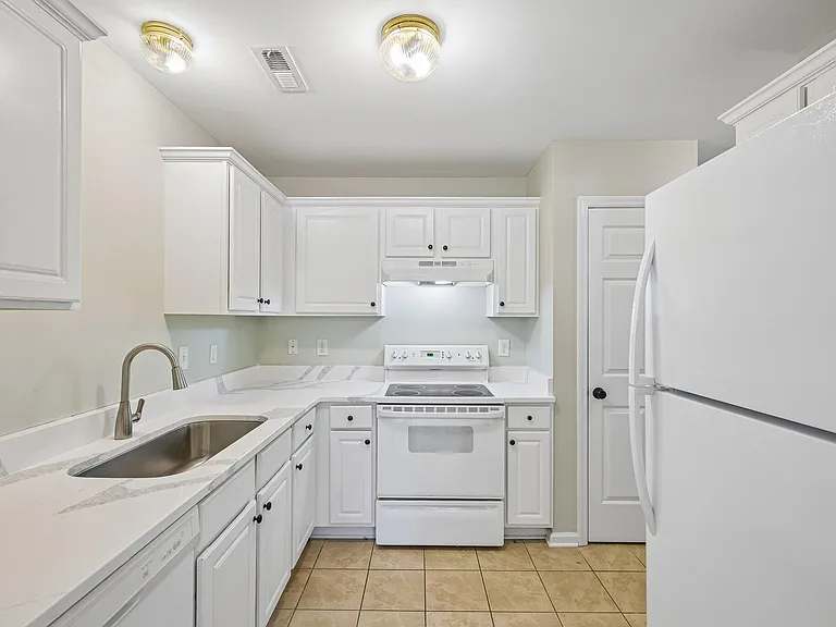 278 S Raleigh St — Photo 10
