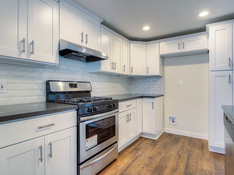 1st image of 1200 W Huntington Dr Unit 31