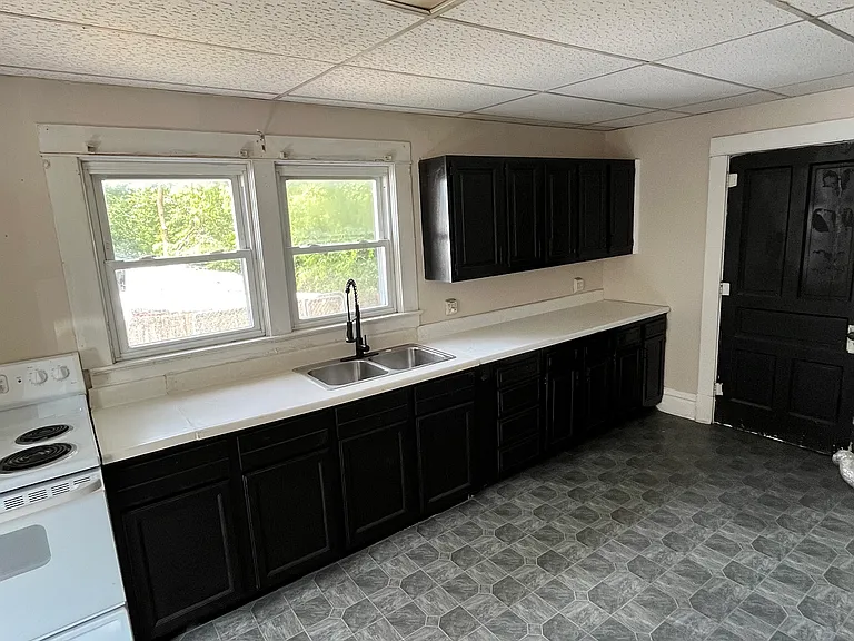 314 Union St — Photo 11