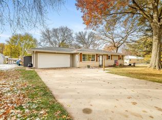 5363 Cheyenne Dr, Rockford, IL 61109