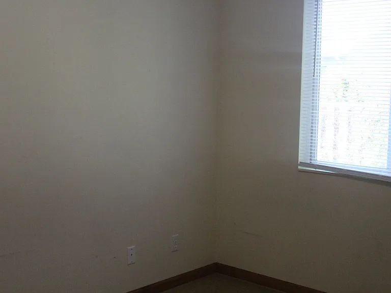 4805 Russell St — Photo 14