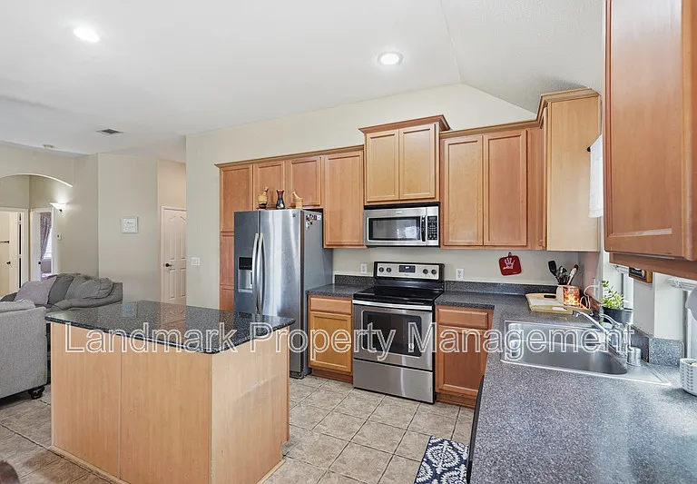 1218 Inglewood Dr — Photo 13