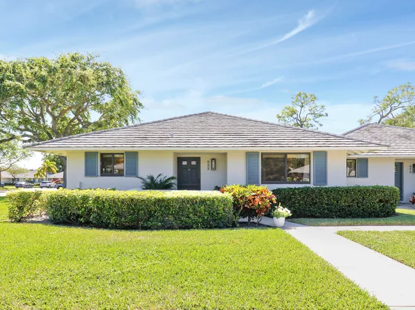 522 Club Drive, Palm Beach Gardens, FL 33418