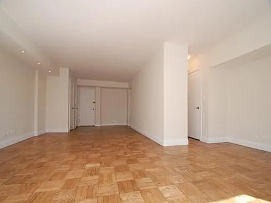 Rented by Buchbinder & Warren | media 9