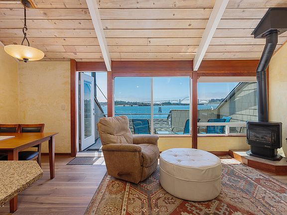 3rd image of 1000 SE Bay Blvd #214-314