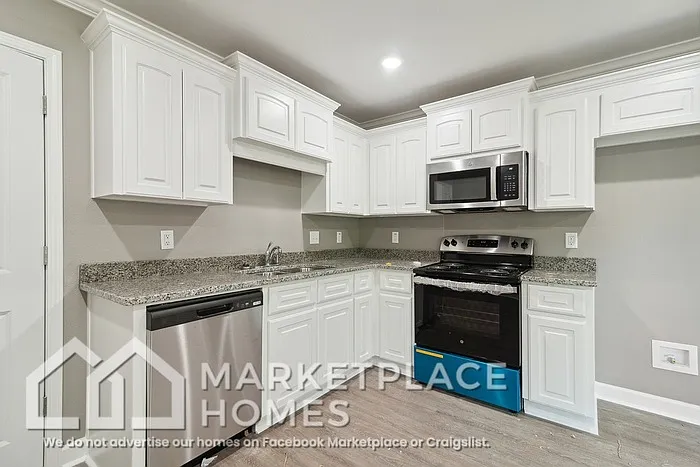 2102 Moss St — Photo 11