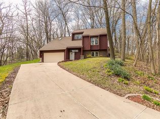 1218 Woodland Ct NW, Cedar Rapids, IA 52405