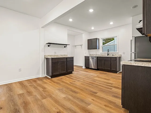 4 bed, 1562 sqft, $2,000 — Photo 3