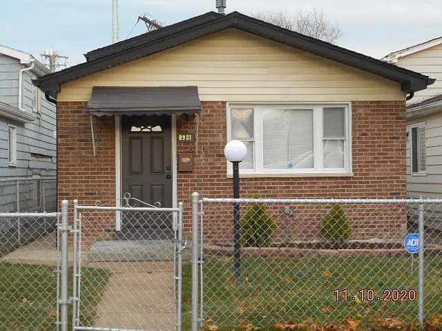 8921 S Morgan St photo 1