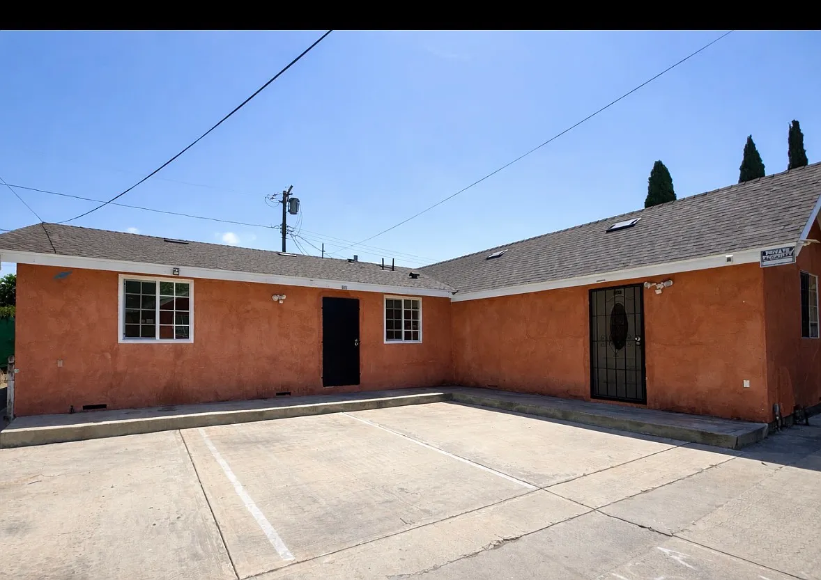 Building Photo - 6318 S 10th Ave #A