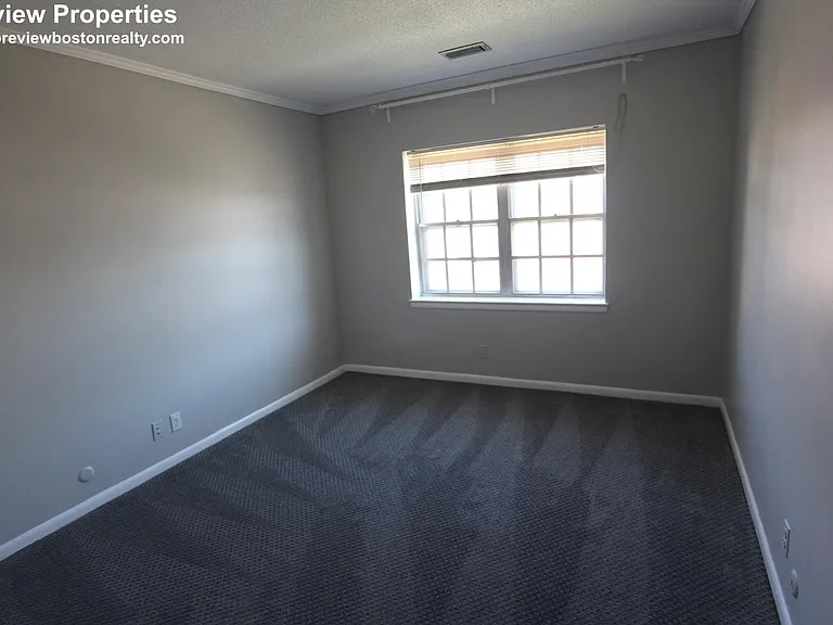 178 Lake Shore Rd #4 — Photo 4