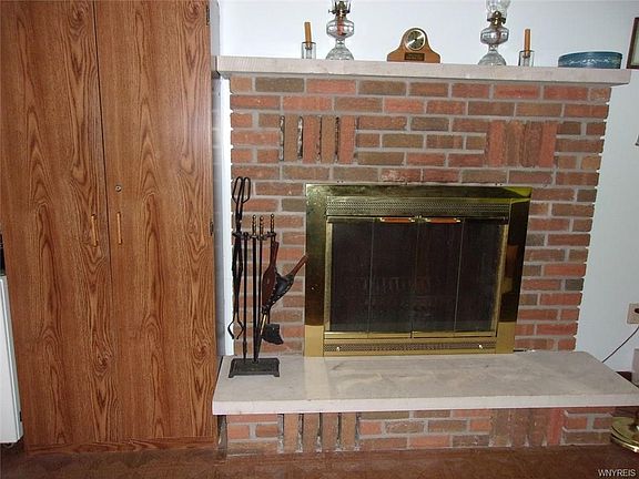 5th image of 8194 Woodside Dr