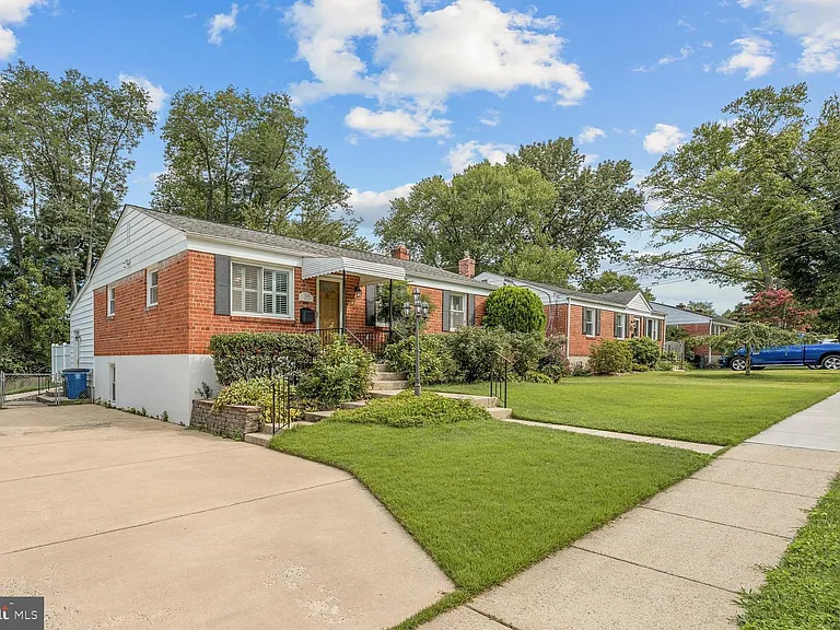 11809 Timber Ln — Photo 33