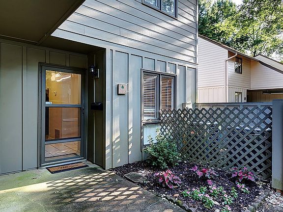 2nd image of 2536 Cedar Canyon Dr SE