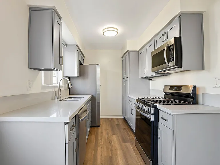 Casa Grande Apartments — Photo 3