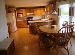 6329 Muirfield Dr, Temperance, MI 48182