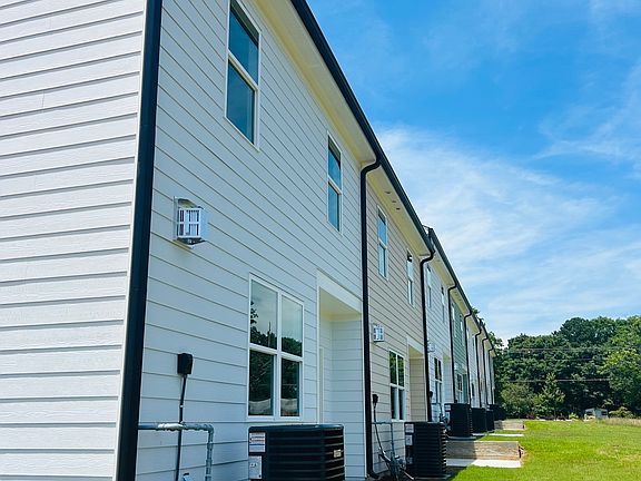 5th image of 47 Crest Dr #8