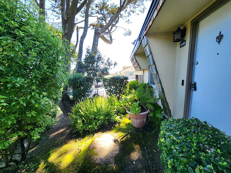 2700 Kilconway Ln — Photo 26