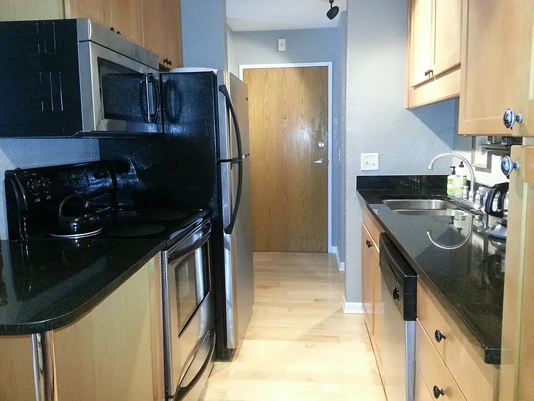 3018 Aldrich Ave S #22 — Photo 8
