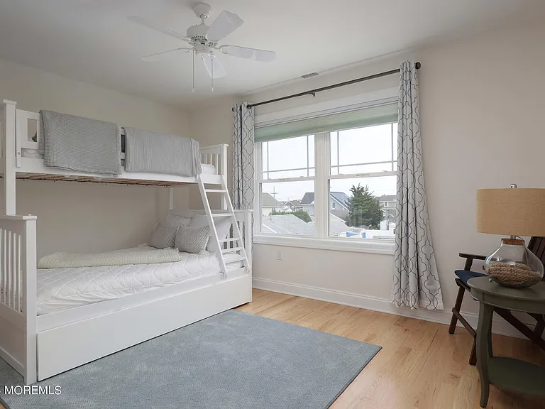 1607 Baltimore Ave — Photo 17