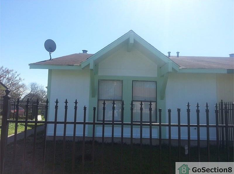 2nd image of 5921 Fairwood St