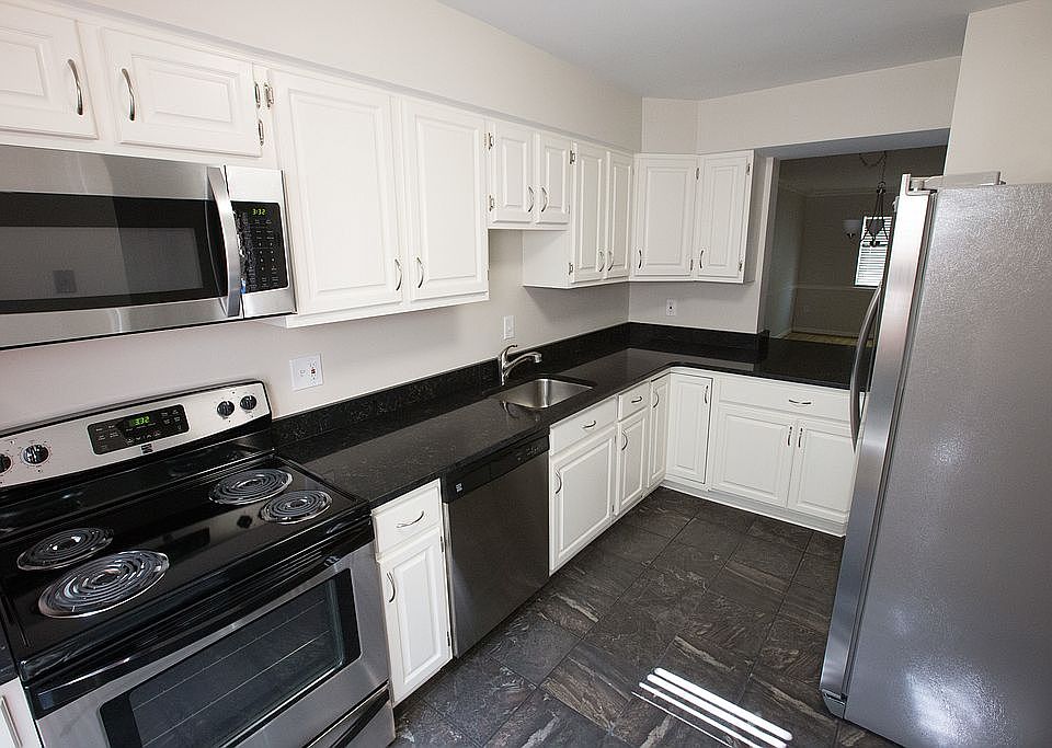 Kitchen showing  Stainless Steel Ap