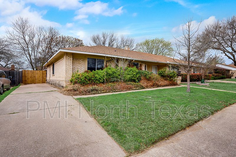 1st image of 2925 Post Oak Dr