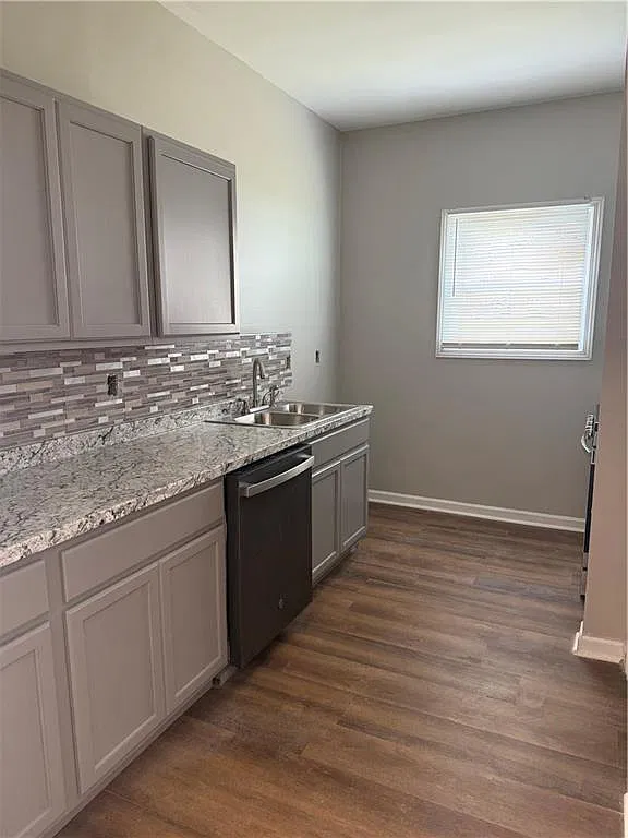 4 bed, 2.5 bath, 1856 sqft, $1,900 — Photo 4