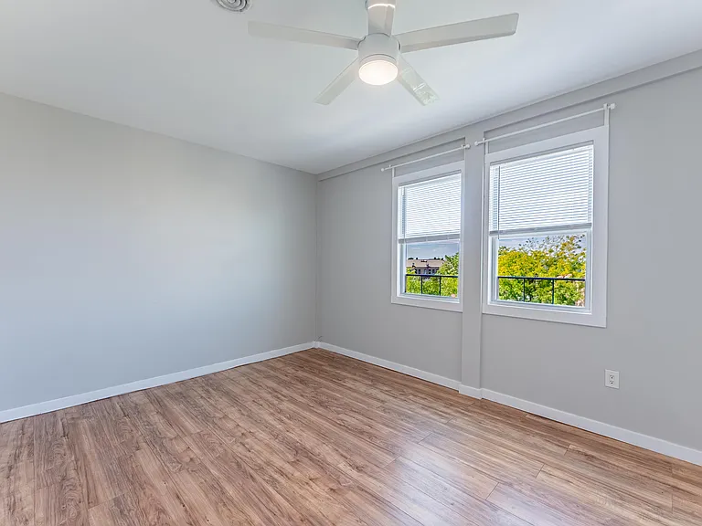 1852 S Blue Island Ave #2R — Photo 7